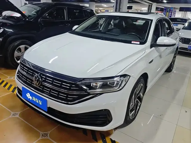 Volkswagen Sagitar 2023 300TSI DSG Surpassing Edition