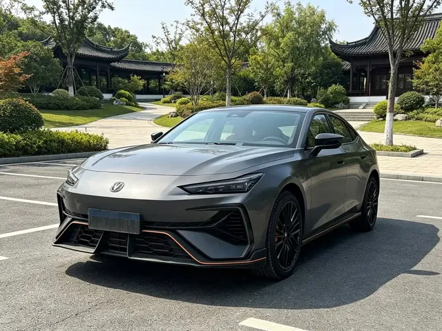 Changan UNI-V 2025 2.0T Sport Version