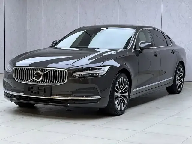 Volvo S90 2024 B5 Momentum Luxury Edition