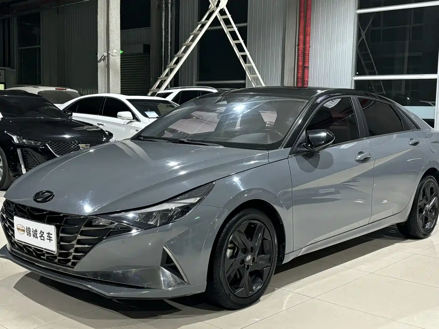 Hyundai Elantra 2021 1.5L CVT LUX Premium Edition