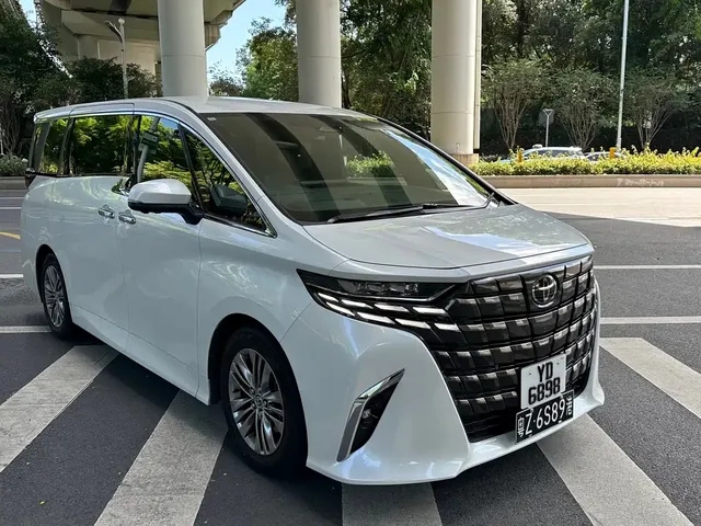 Toyota Alphard 2025 Hybrid 2.5L Ultimate Gold Edition