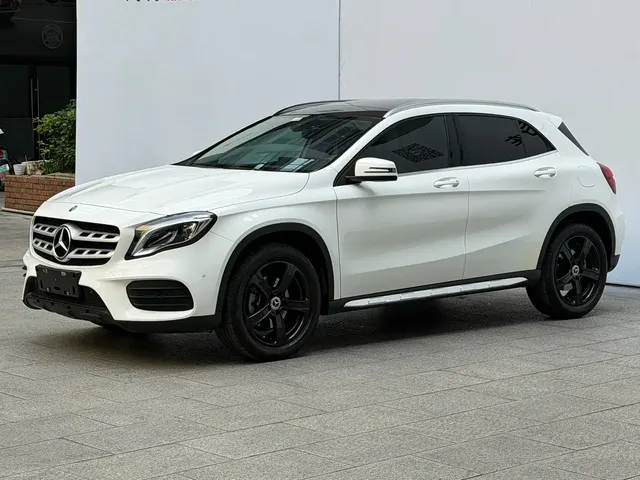 Mercedes-Benz GLA 2019 GLA 200 Fashion