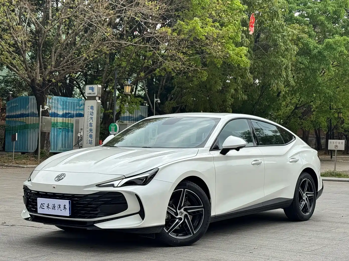 MG 7 2025 1.5T 300 DCT Luxury Edition