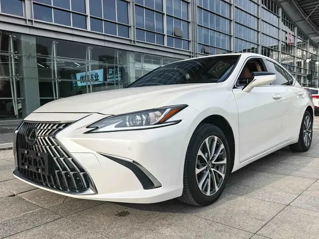 Lexus ES 2024 200 Premium Edition