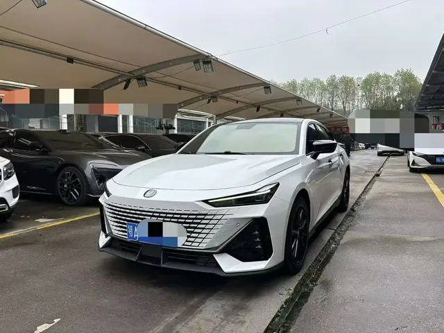 Changan UNI-V 2023 1.5T Luxury Edition