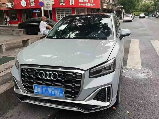 Audi Q2L 2022 35 TFSI Fashion Dynamic