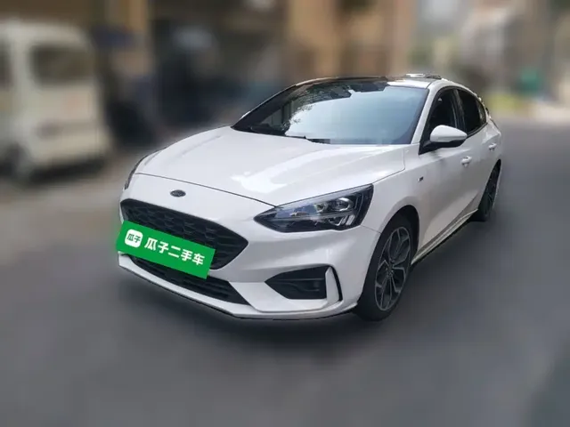 Ford Focus 2021 Sedan EcoBoost 180 Auto ST Line