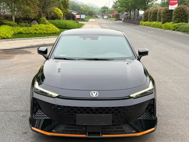 Changan UNI-V 2024 1.5T Deluxe Sport