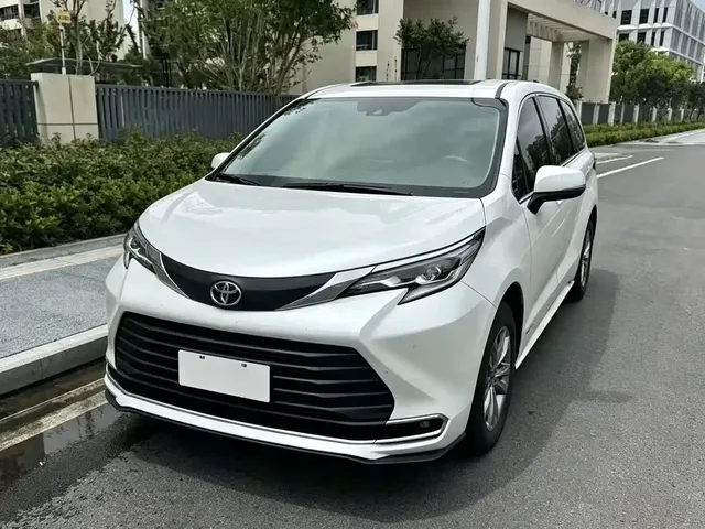 Toyota Sienna 2024 2.5L Hybrid Comfort Edition