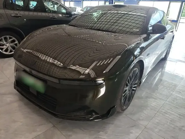 Lynk & Co 10 EM-P 2025 240 AWD Ultra Sport Edition