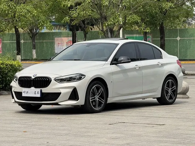 BMW 1 Series 2021 120i M Sport Shadow Edition