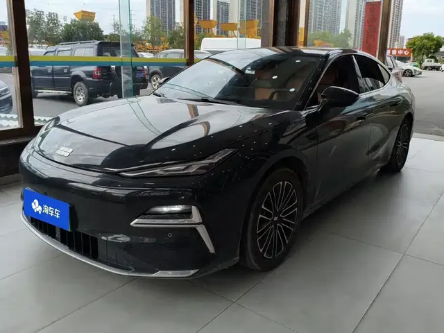 Geely Galaxy Xingyao 8 2025 130km EM-i Premium Edition