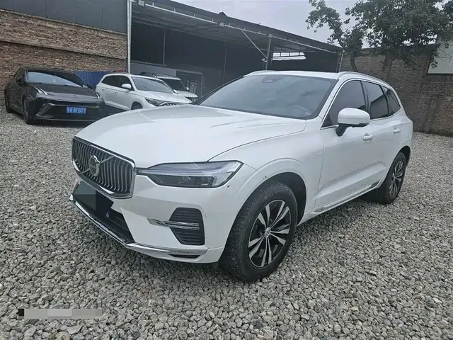 Volvo XC60 2022 B5 AWD R-Design