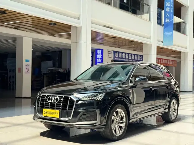 Audi Q7 2023 45 TFSI quattro S line Sport