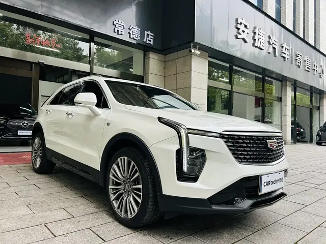 Cadillac XT4 2024 28T 2WD Premium