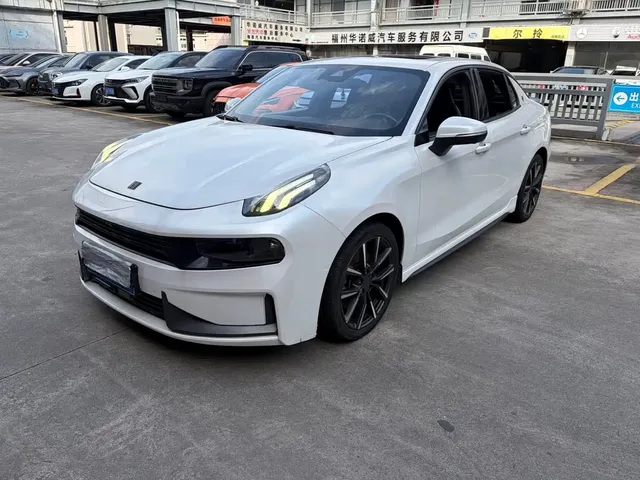 Lynk & Co 03 2020 03+ 2.0TD Auto Wind Master Edition