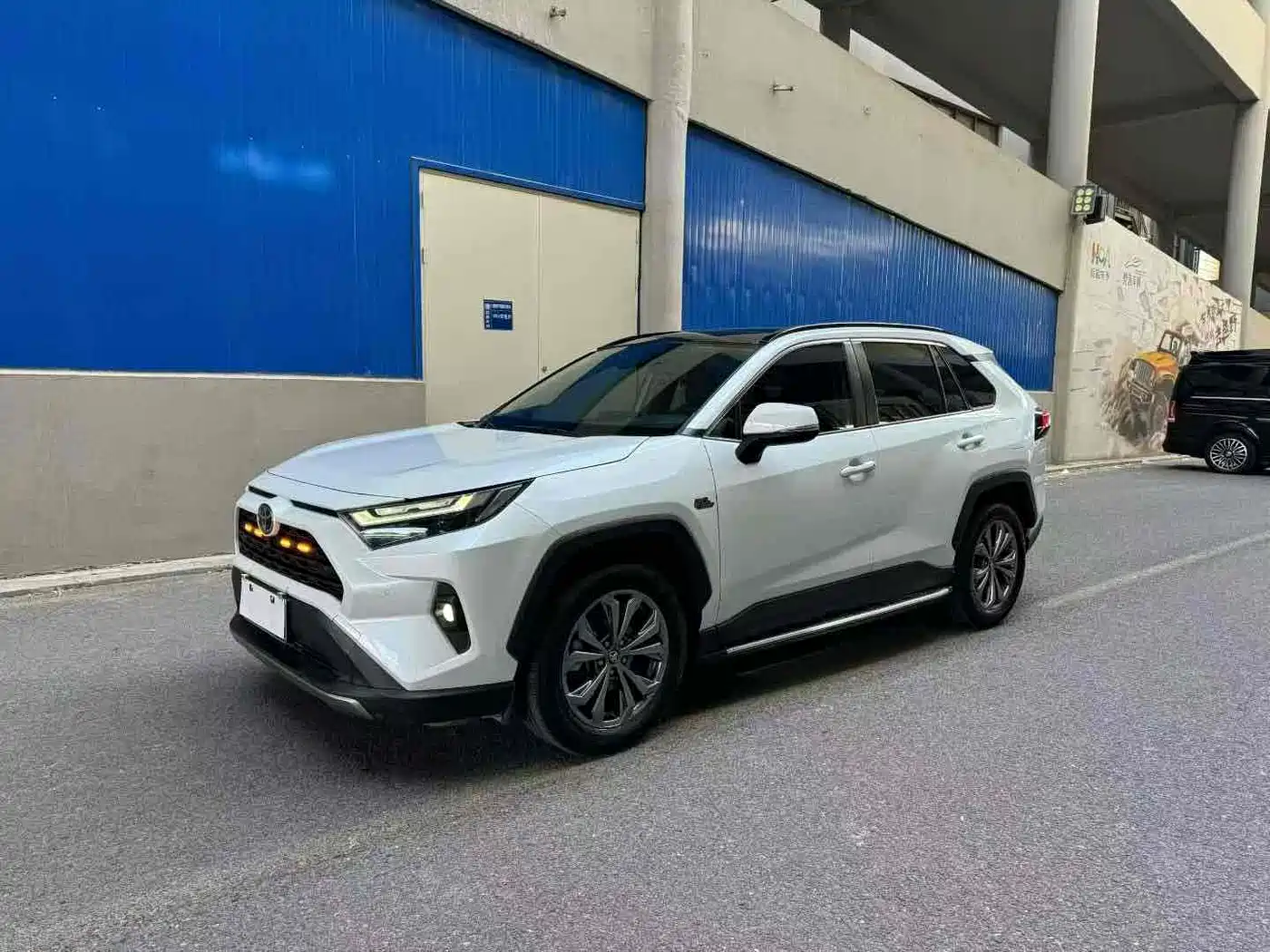 Toyota RAV4 Rongfang 2023 2.0L CVT 2WD 20th Anniversary Platinum Edition