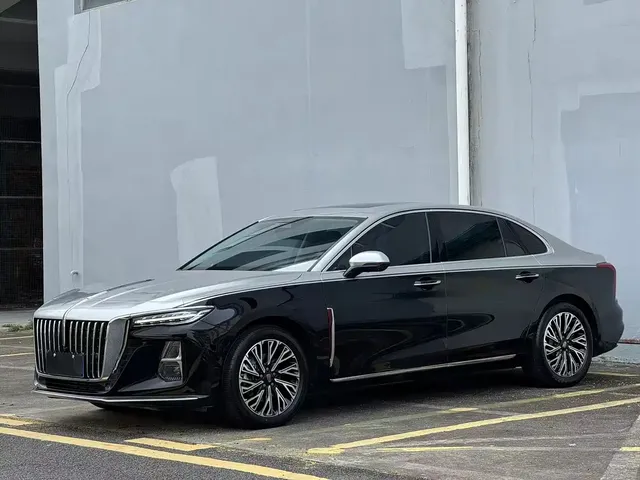 Hongqi H5 2024 2.0T Automatic Smart Connect Flag Smooth Edition