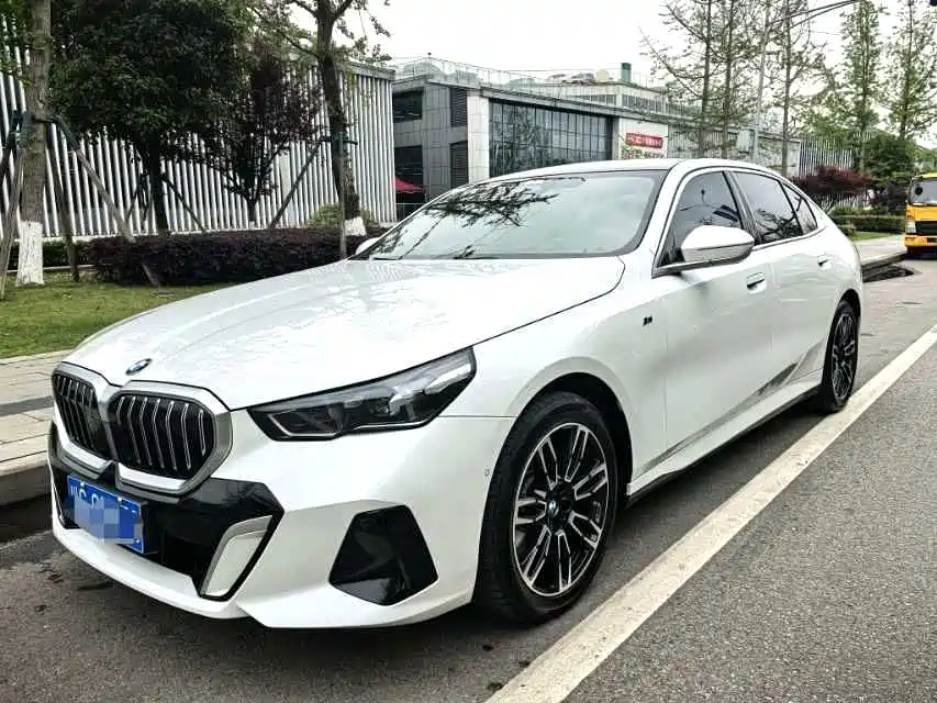 BMW 5 Series 2024 525Li M Sport Package