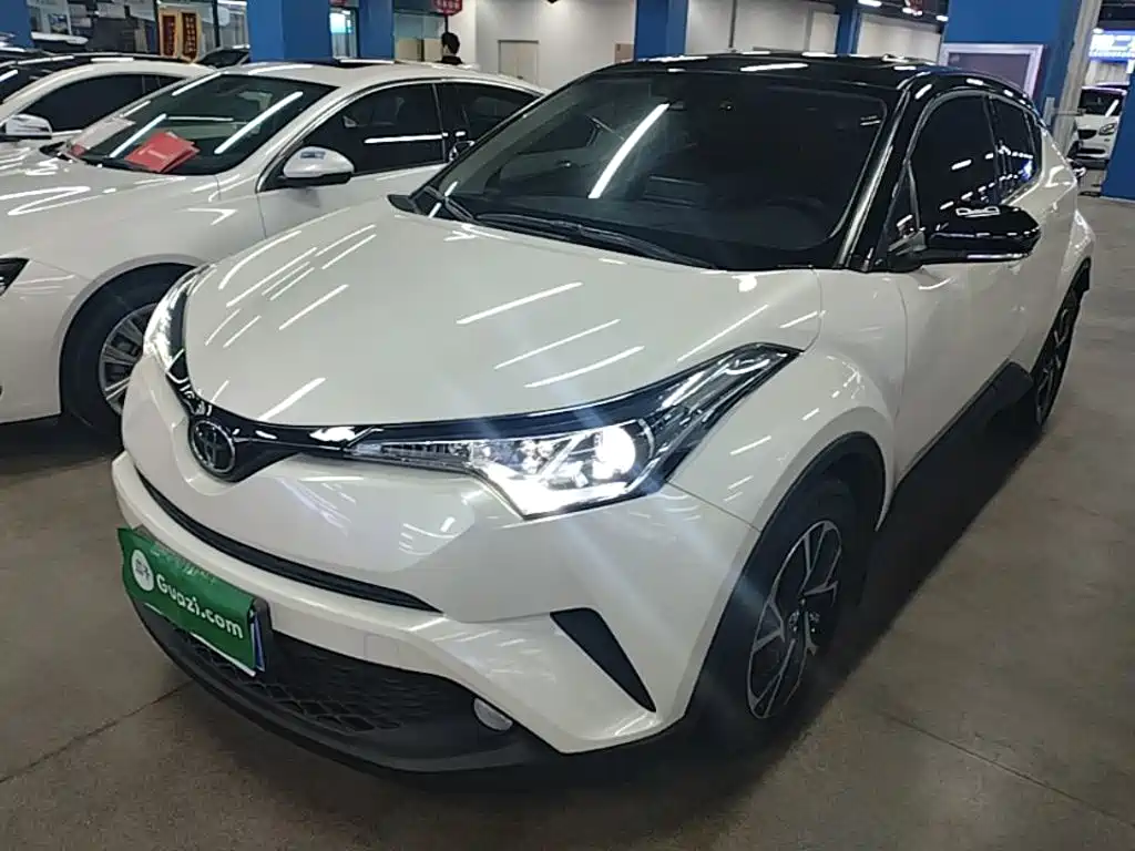 Toyota C-HR 2020 Model 2.0L Leading