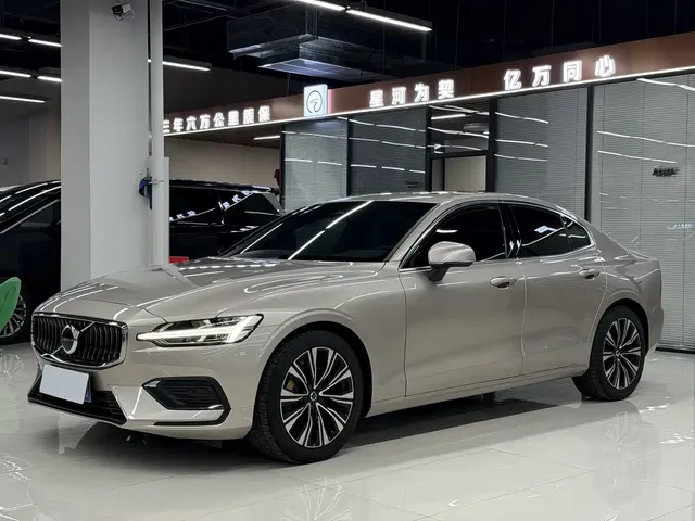 Volvo S60 2023 B4 Smart Vision Luxury Edition
