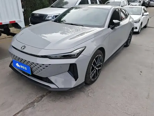 Changan UNI-V iDD 2024 Blue Whale Smart iDD 136km Smart Cool