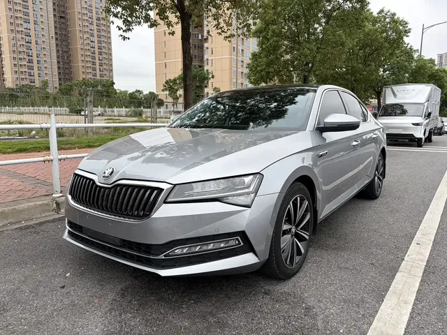Škoda Superb 2023 Facelift TSI280 DSG Premium Edition