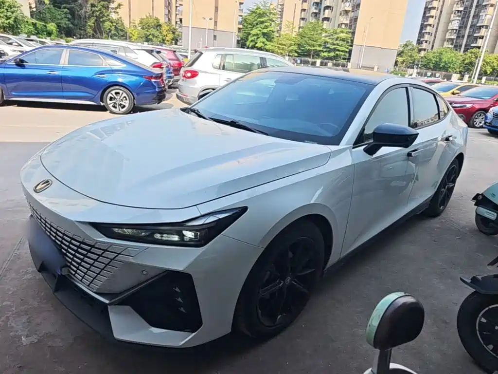 Changan UNI-V 2022 1.5T Premium Model