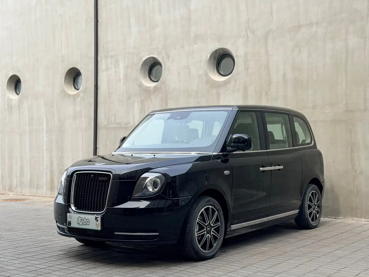 LEVC TX 2022 TX5 Extended Range Space Comfort Edition