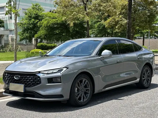 Ford Mondeo 2025 2.0T EcoBoost Luxury