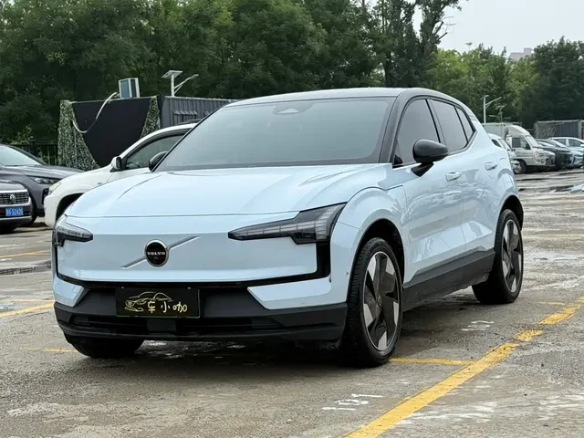 Volvo EX30 2025 RWD Long Range Ultra
