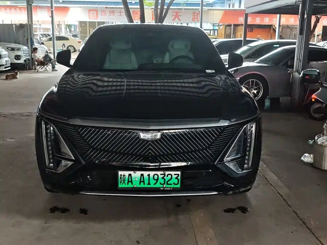 Cadillac IQ Rui Ge 2022 RWD Long Range Luxury Edition