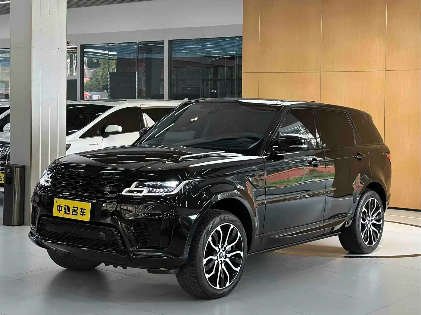 Land Rover Range Rover Sport 2021 3.0 L6 Gloss Black Edition
