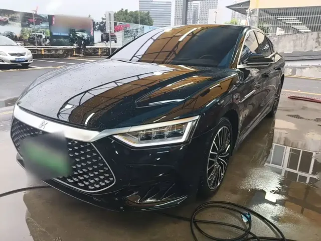 BYD Han 2023 DM-i Champion Edition 121KM Honor