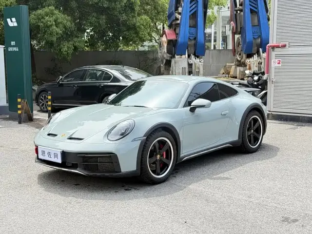 Porsche 911 2023 Dakar 3.0T