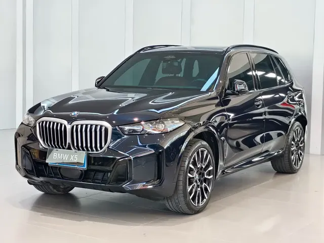 BMW X5 2023 xDrive 40Li M Sport Black Night Package
