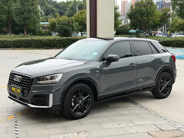 Audi Q2L 2020 35 TFSI Progressive Dynamic Model