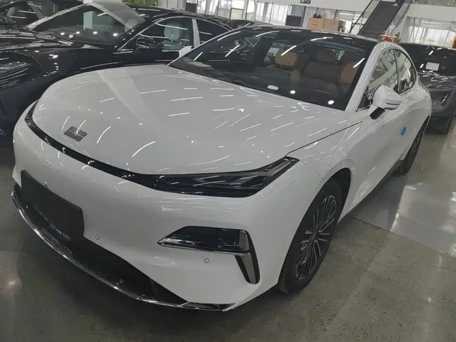 Geely Galaxy Xingyao 8 2025 130km EM-i Premium Edition