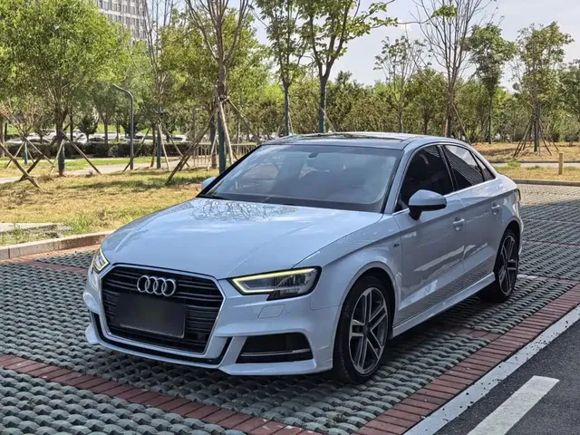 Audi A3 2018 30th Anniversary Limousine 35 TFSI Sport