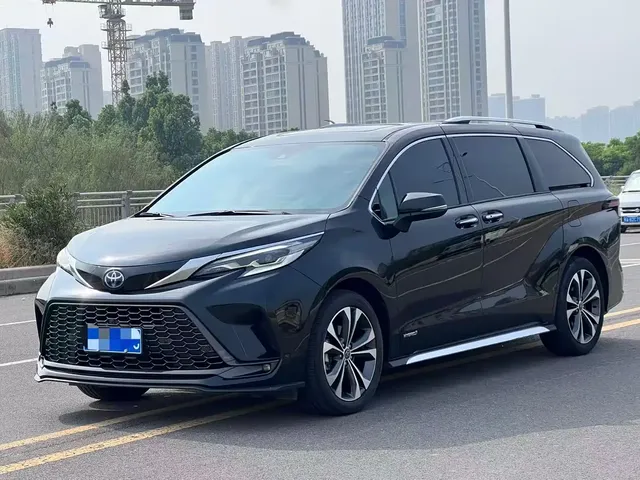 Toyota Granvia 2024 2.5L Hybrid Premium PLUS