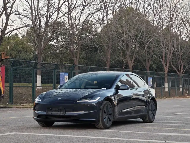 Tesla Model 3 2023 Rear-Wheel Drive