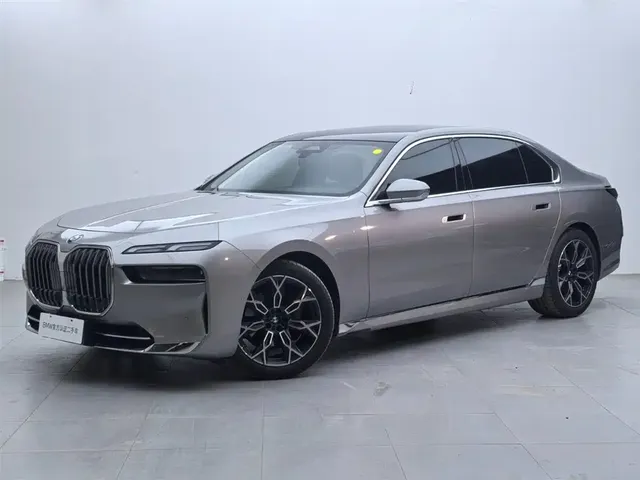BMW 7 Series 2023 Model 735Li Luxury Package