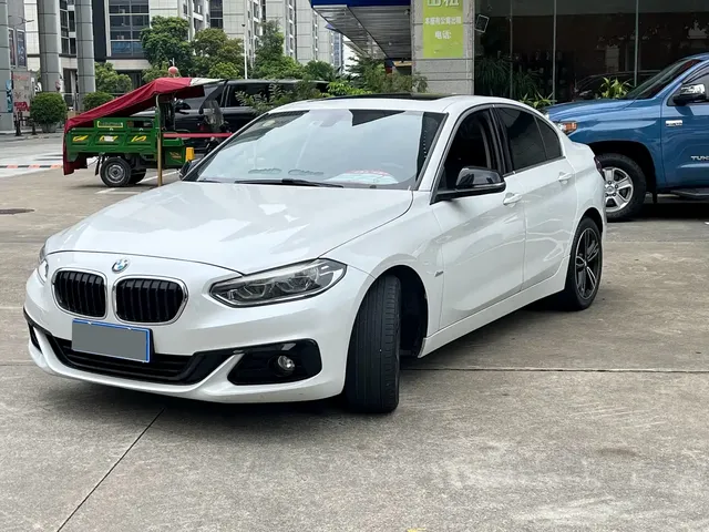 BMW 1 Series 2018 118i Sport Edition