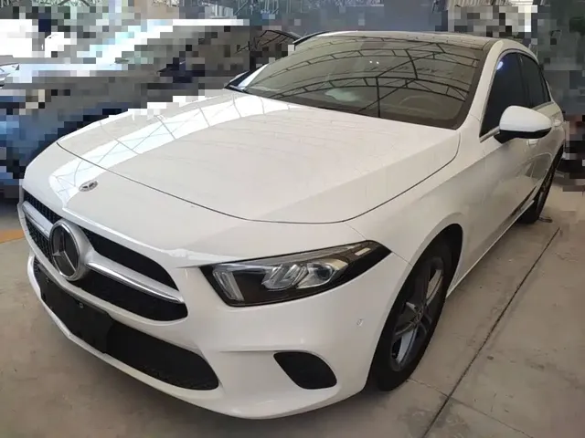 Mercedes-Benz A-Class (Import) 2019 A 200 Dynamic Version