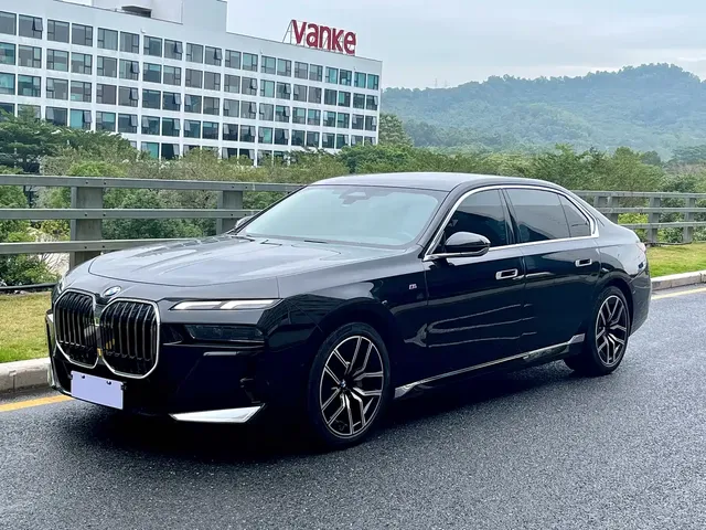 BMW 7 Series 2023 Model 735Li M Sport Package