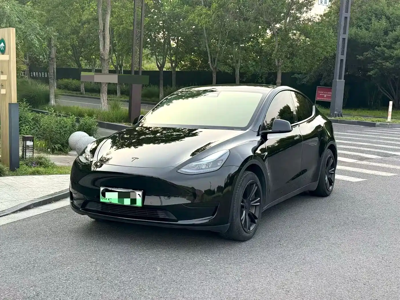 Tesla Model Y 2022 Rear-Wheel Drive Version