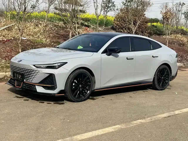 Changan UNI-V 2022 1.5T Sport Edition