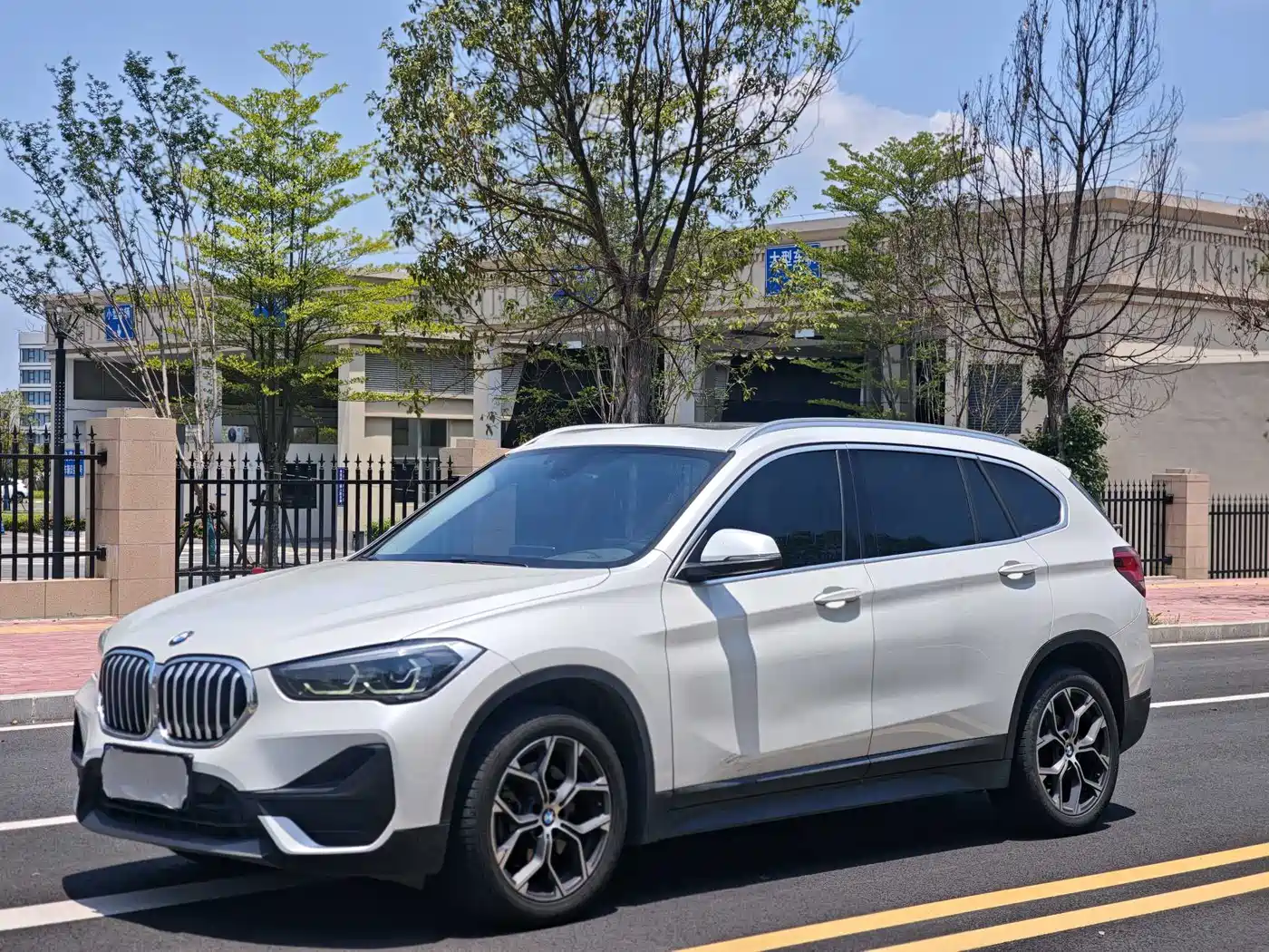 BMW X1 2021 sDrive25Li Leading