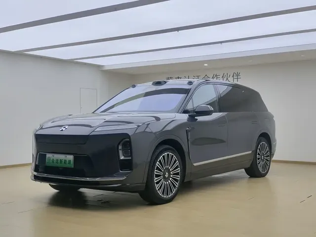 NIO ES8 2025 Model 6-Seat Executive Luxury Edition