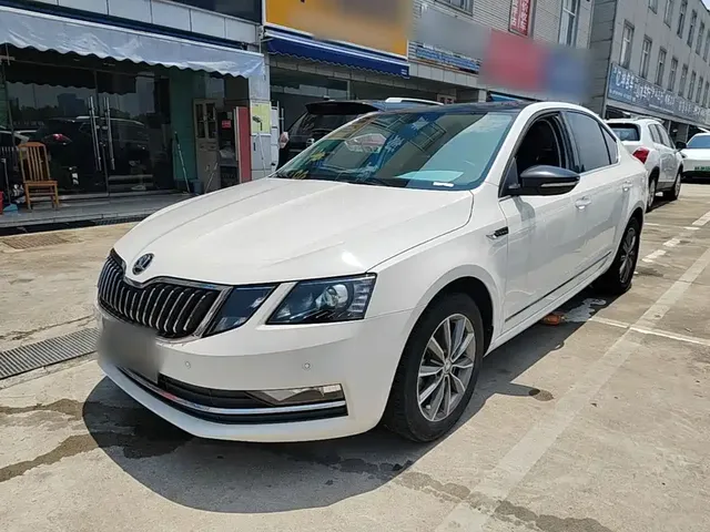 Škoda Octavia 2020 TSI230 DSG Smart Luxury Edition